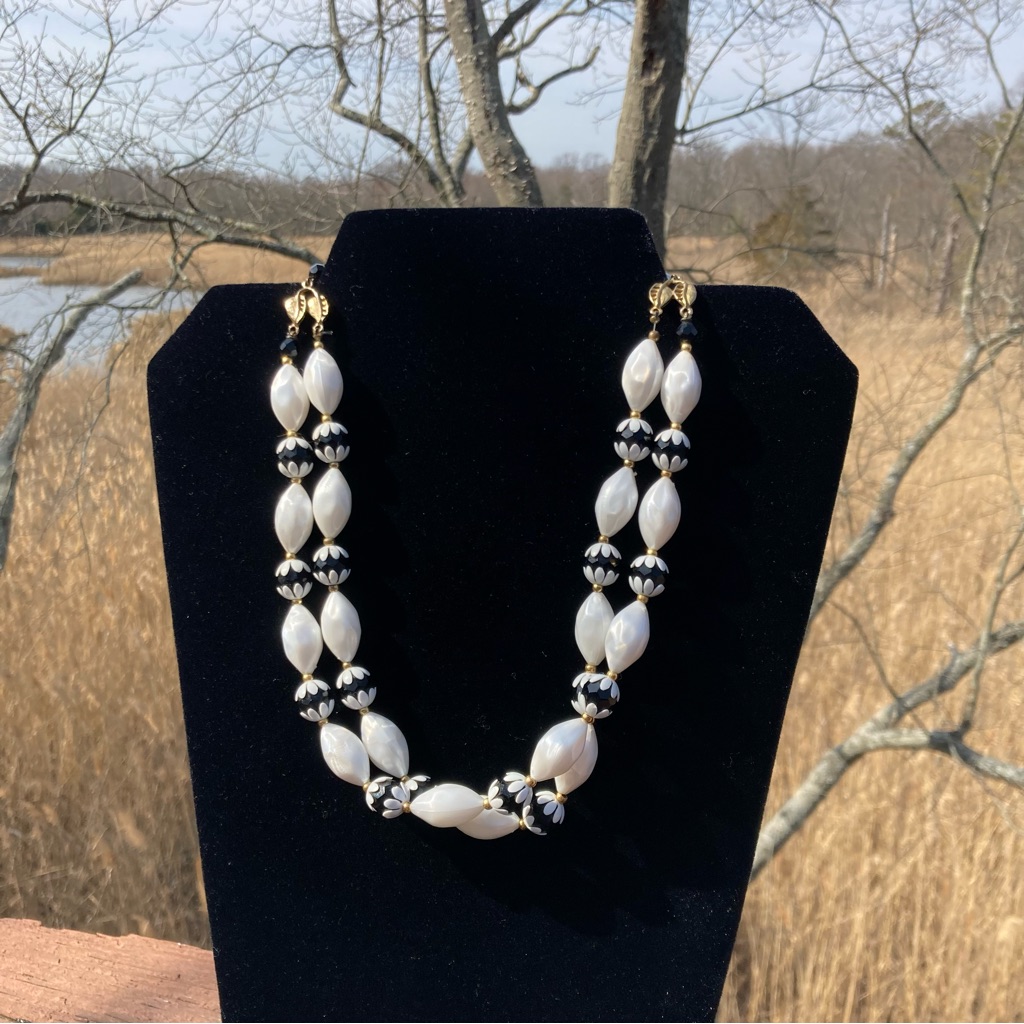 Deauville Vintage 2 Strand Black And White Beaded Necklace 20”